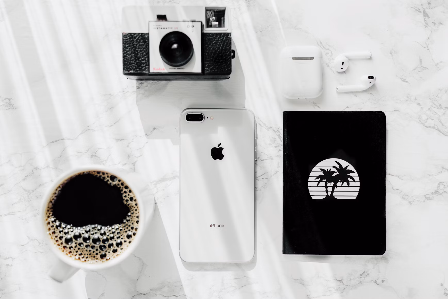 Digital Minimalist Lifestyle 2025