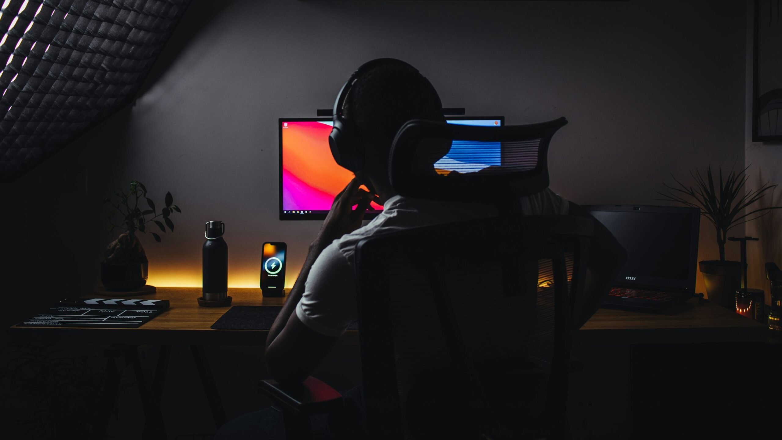 How to Maintain a Competitive Edge in the Entertainment Industry as a Content Creator
